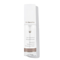 Cure Intensive Rééquilibrante Dr. Hauschka : cure harmonisante pour la peau pendant la ménopause Cure Intensive Rééquilibrante Dr. Hauschka
