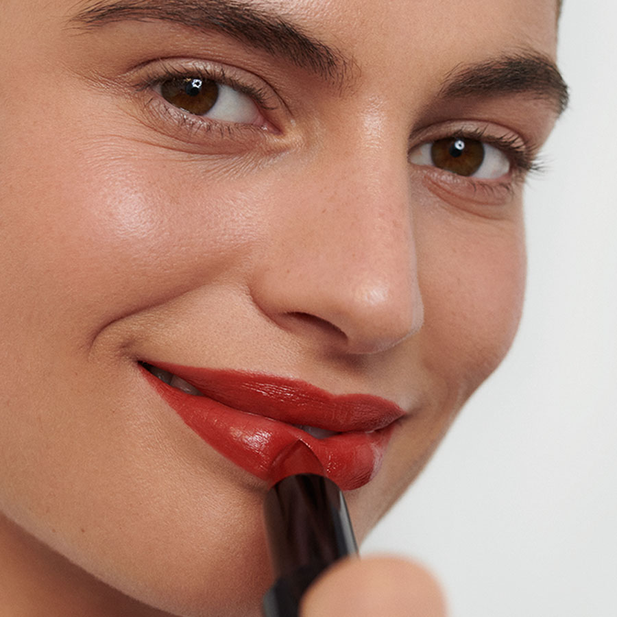 Make-Up Anwendung Look 2 Lipstick 10 Dahlia - 1051 Webshop